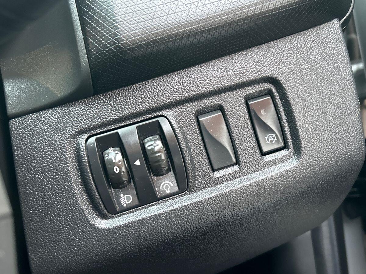 Used Renault Clio 2019 for sale - 76836328: Photo 20