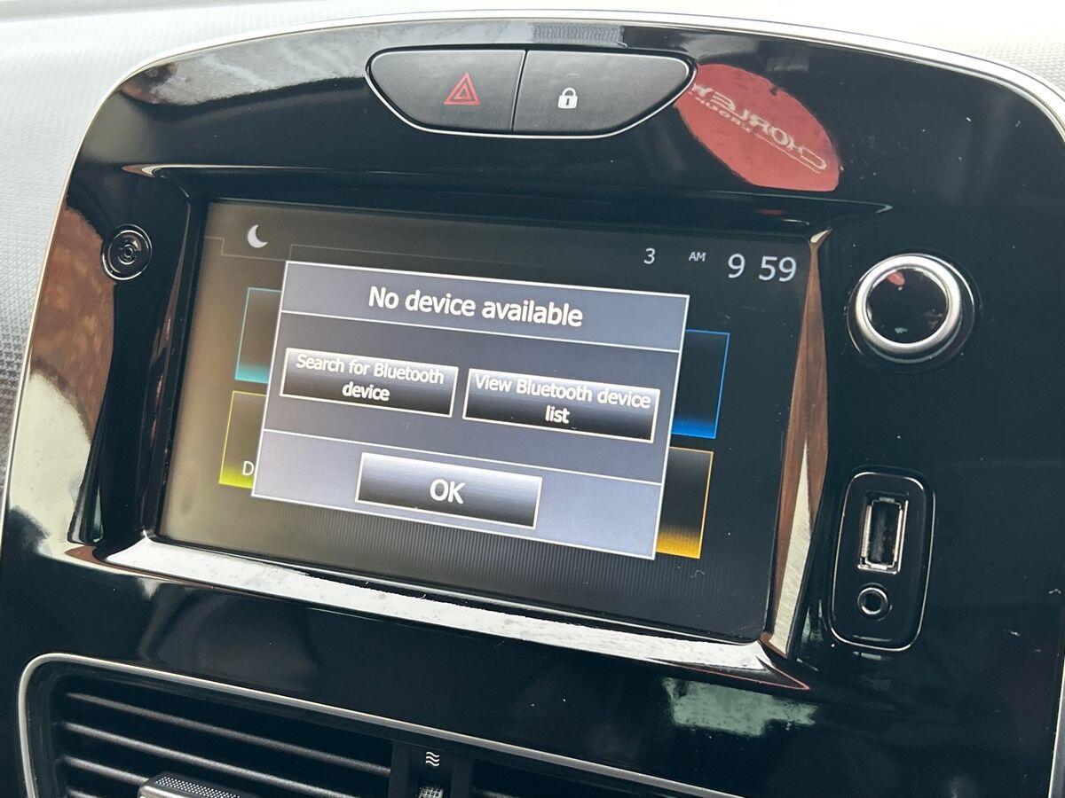 Used Renault Clio 2019 for sale - 76836328: Photo 25