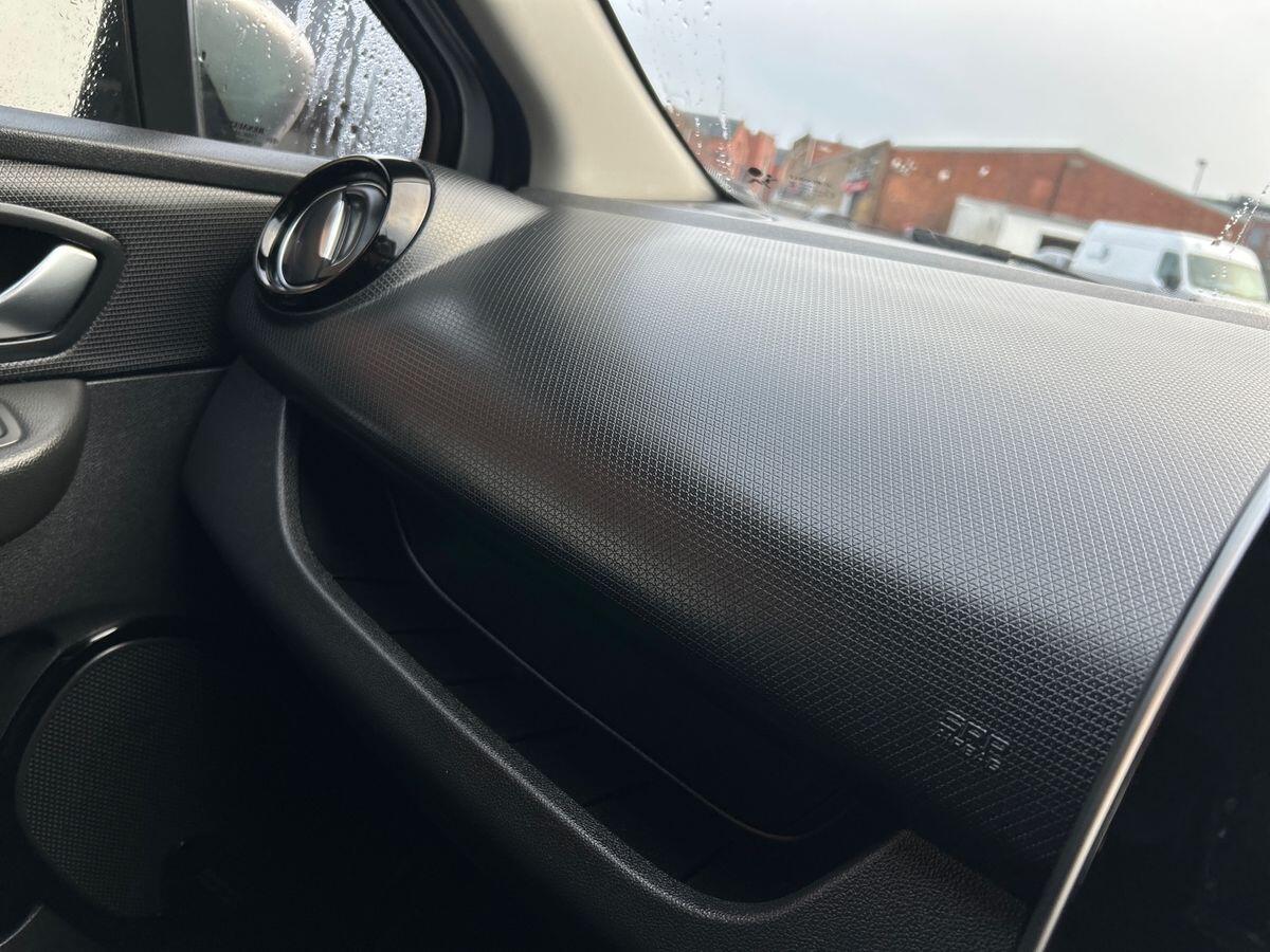 Used Renault Clio 2019 for sale - 76836328: Photo 30