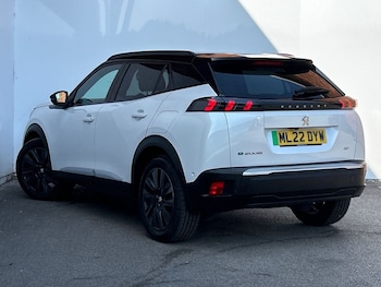 Used Peugeot E-2008 2022 for sale - 75969930: Photo