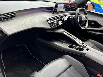 Used Peugeot 5008 2025 for sale - 76595838: Photo