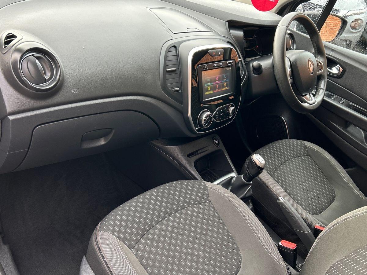 Used Renault Captur 2018 for sale - 76385458: Photo 2