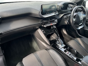 Used Peugeot 2008 2021 for sale - 78001686: Photo