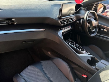 Used Peugeot 5008 2023 for sale - 75969593: Photo