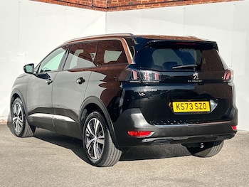 Used Peugeot 5008 2023 for sale - 75969593: Photo