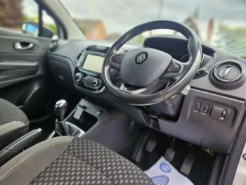 Used Renault Captur 2017 for sale - 74501762: Photo