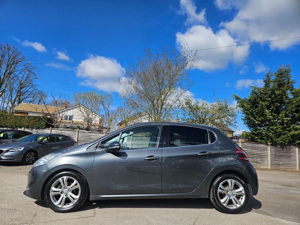 Used Peugeot 208 2013 for sale - 78030532: Photo 9