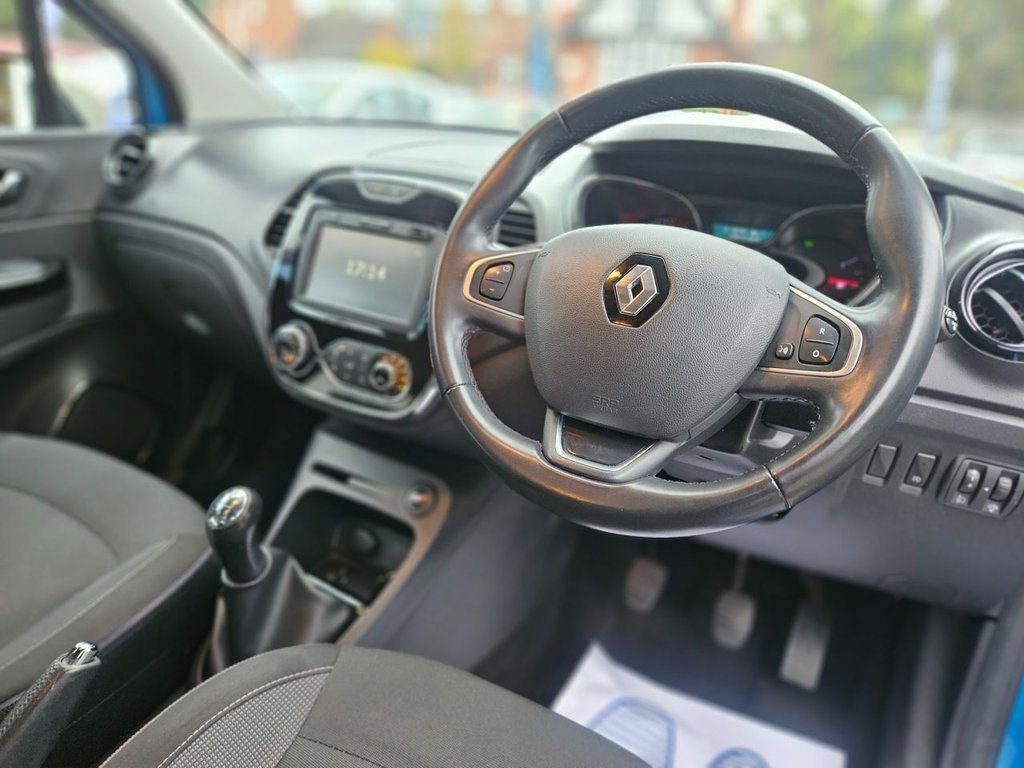 Used Renault Captur 2016 for sale - 76223823: Photo 2