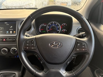 Used Hyundai i10 2019 for sale - 76768605: Photo