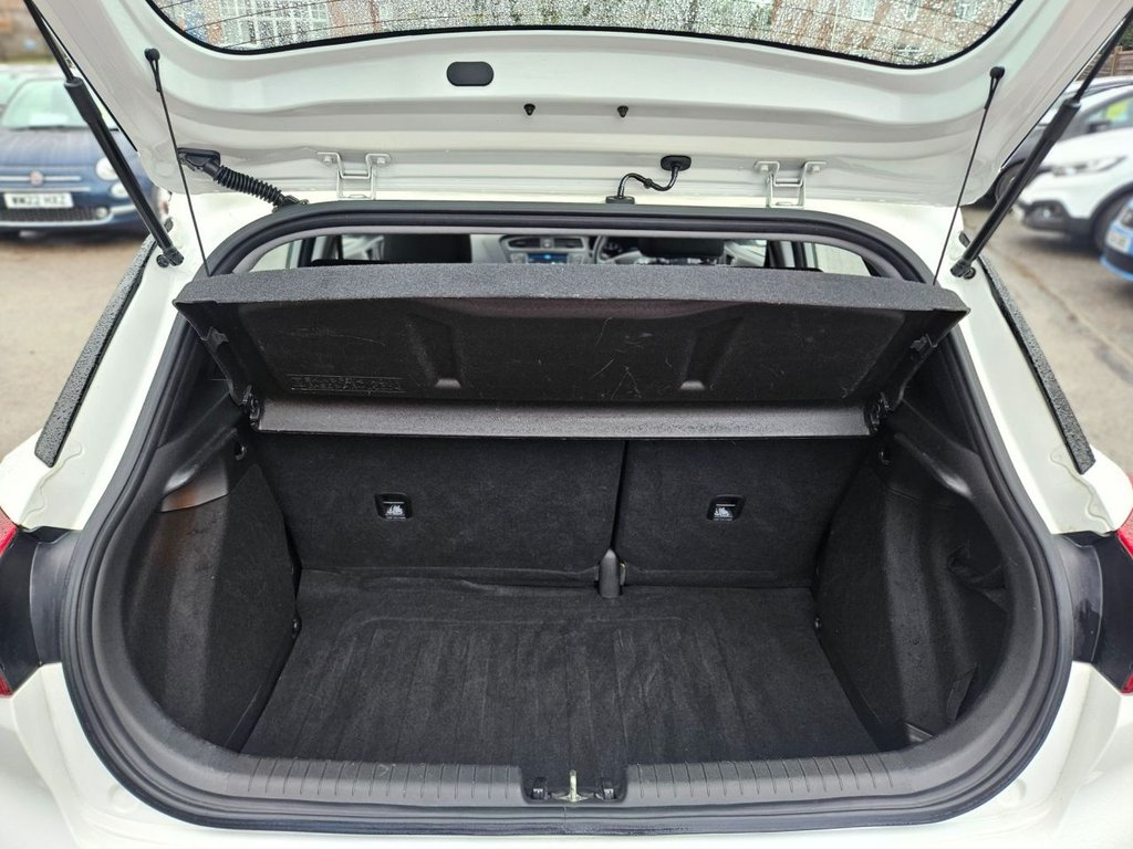 Used Hyundai i20 2018 for sale - 77356532: Photo 14