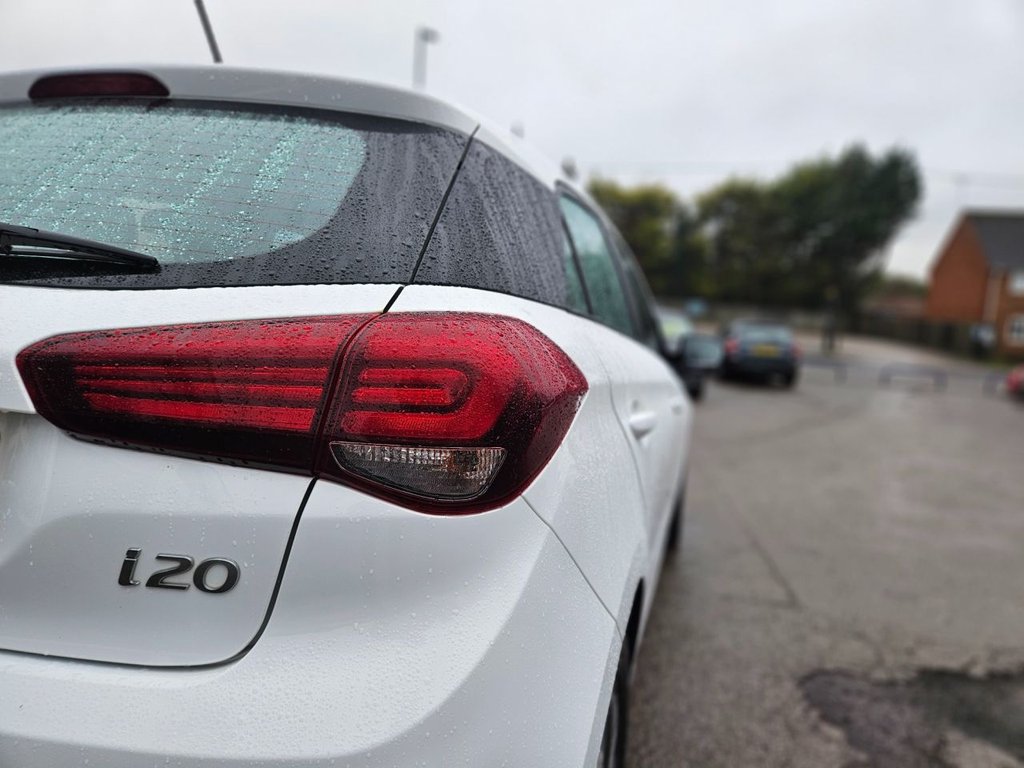 Used Hyundai i20 2018 for sale - 77356532: Photo 15