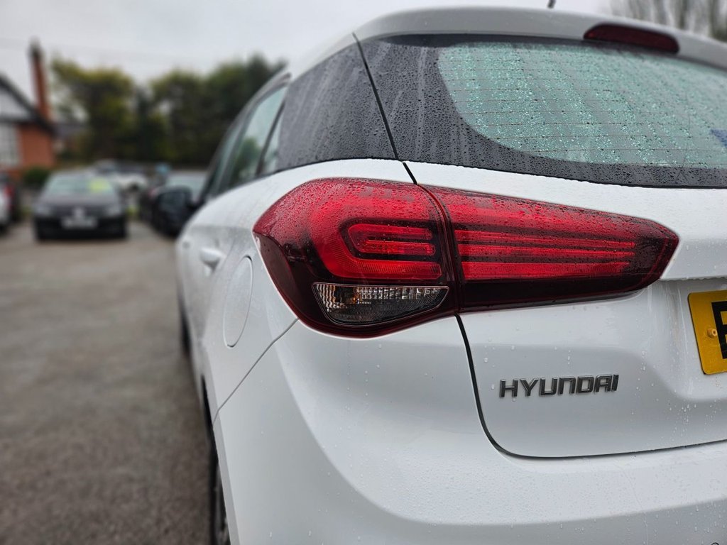 Used Hyundai i20 2018 for sale - 77356532: Photo 9