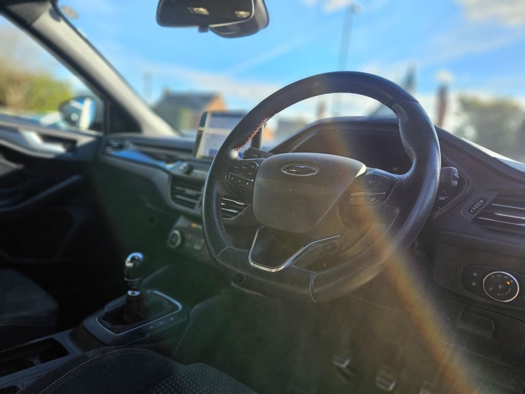 Used Ford Focus 2020 for sale - 78030338: Photo 2