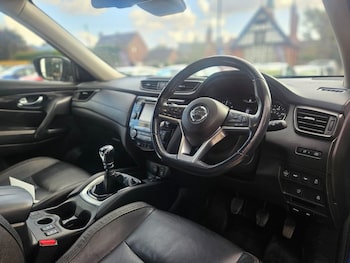Used Nissan X-Trail 2018 for sale - 79573924: Photo
