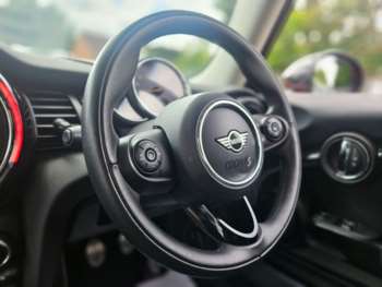 Used MINI Hatch 2019 for sale - 75086801: Photo