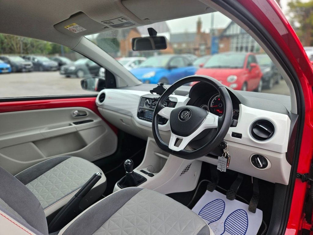 Used Volkswagen up! 2017 for sale - 77287804: Photo 2