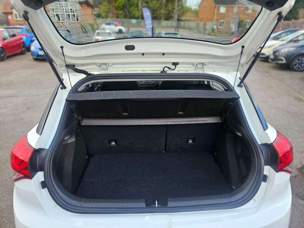 Used Hyundai i20 2018 for sale - 76768588: Photo 10