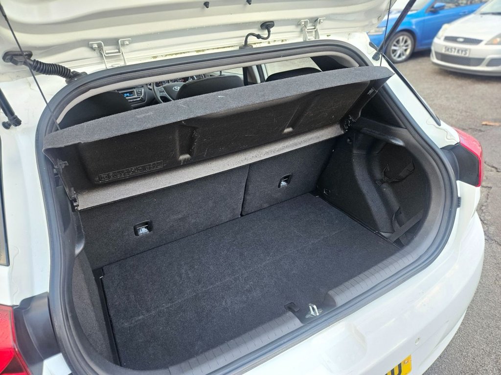 Used Hyundai i20 2018 for sale - 76768588: Photo 14