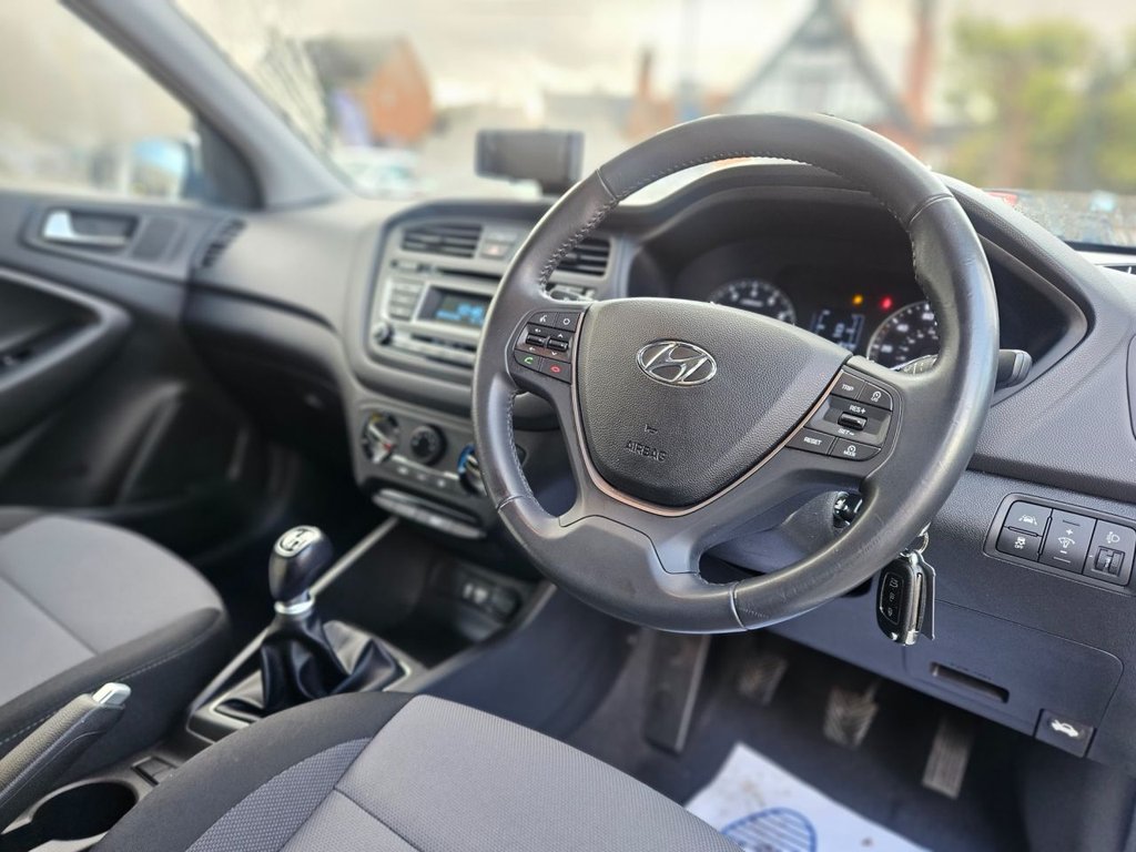 Used Hyundai i20 2018 for sale - 76768588: Photo 2