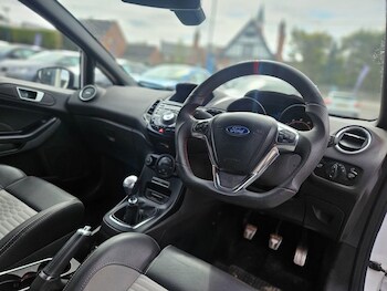 Used Ford Fiesta 2015 for sale - 78457933: Photo