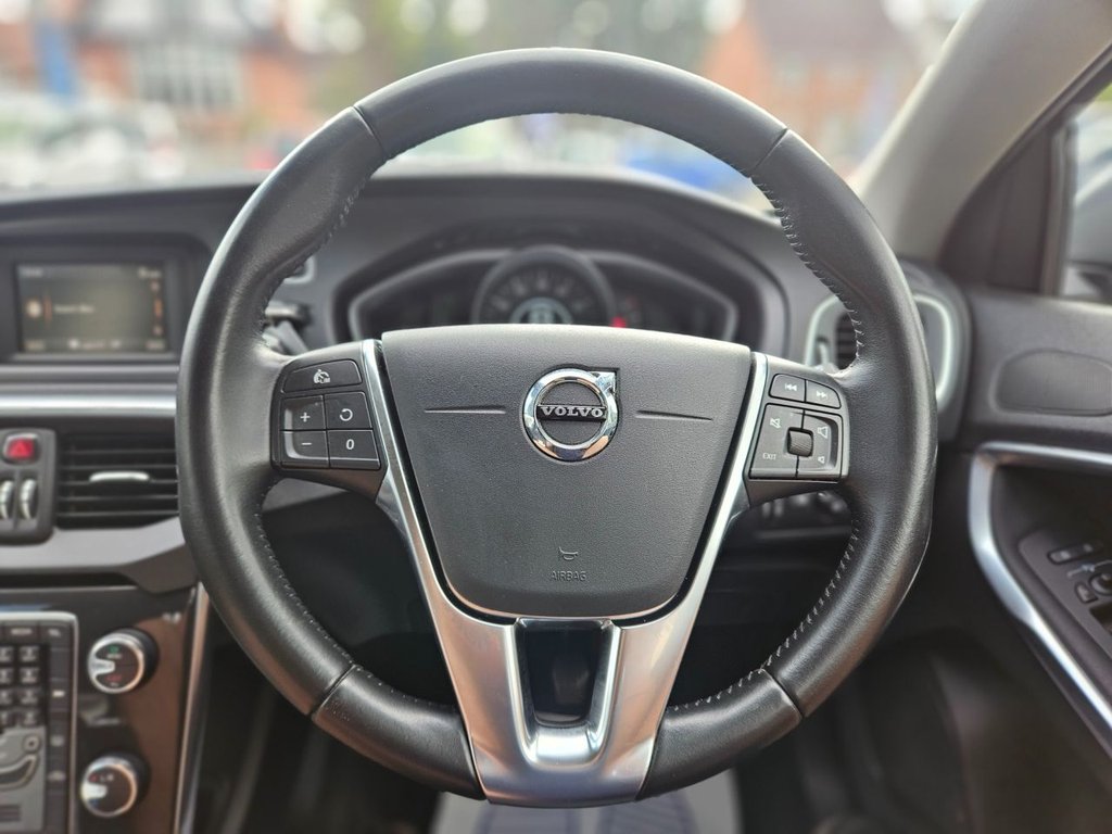 Used Volvo V40 2017 for sale - 77779855: Photo 4