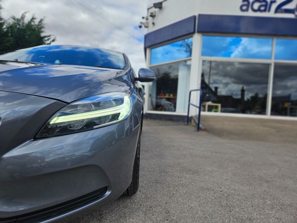 Used Volvo V40 2017 for sale - 77779855: Photo 5