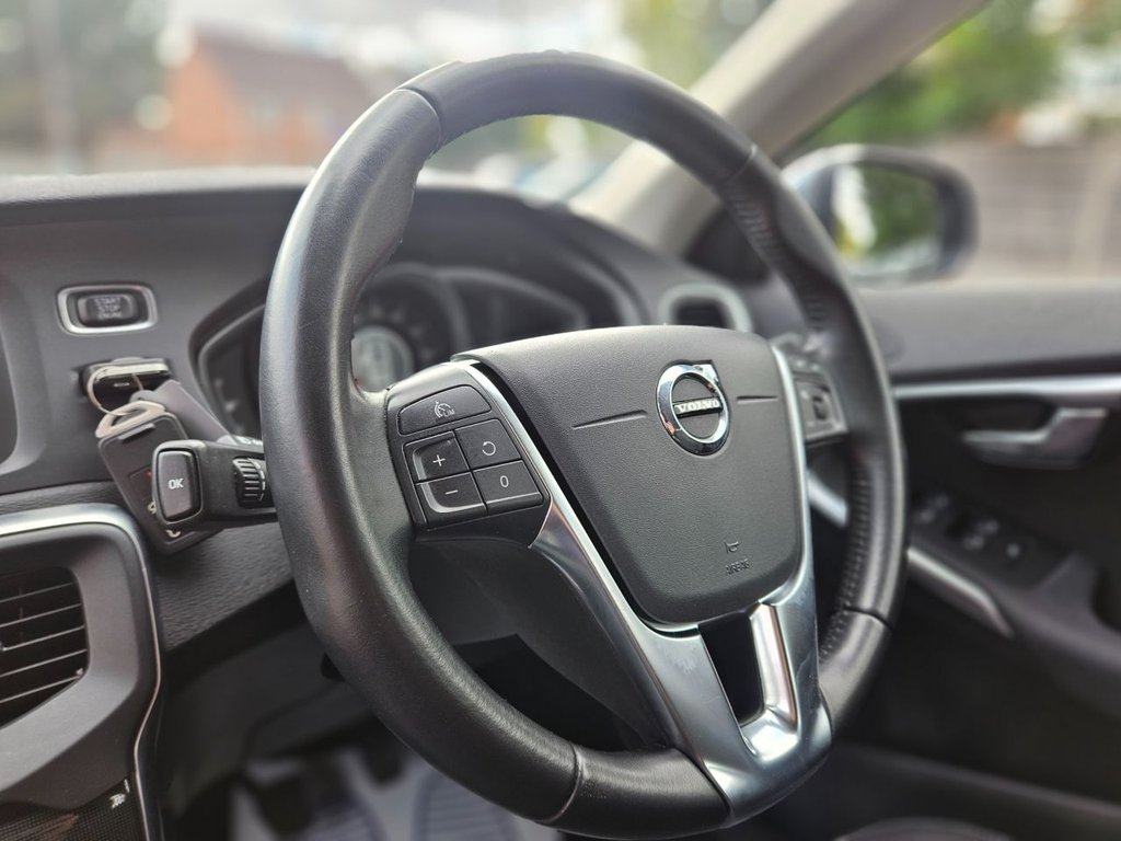 Used Volvo V40 2017 for sale - 77779855: Photo 6