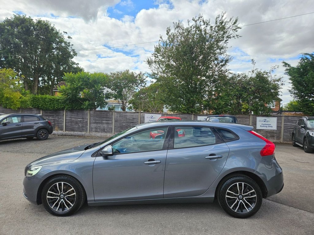Used Volvo V40 2017 for sale - 77779855: Photo 7