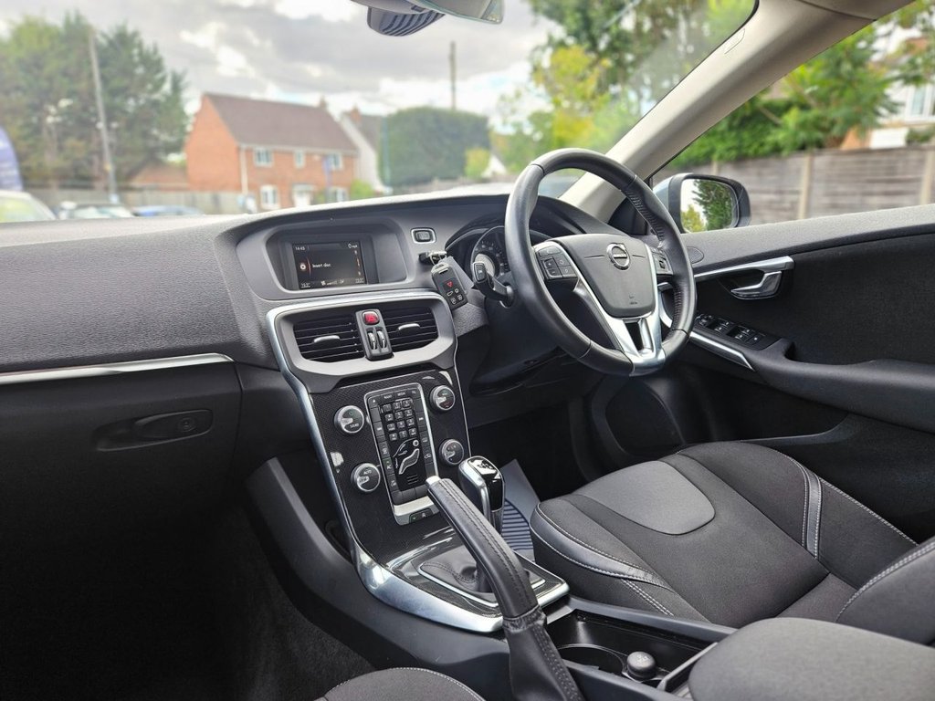 Used Volvo V40 2017 for sale - 77779855: Photo 8