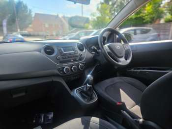 Used Hyundai i10 2017 for sale - 75067665: Photo