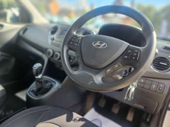 Used Hyundai i10 2017 for sale - 75067665: Photo