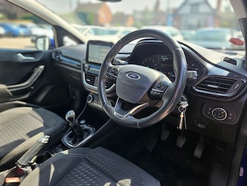 Used Ford Fiesta 2017 for sale - 79142491: Photo