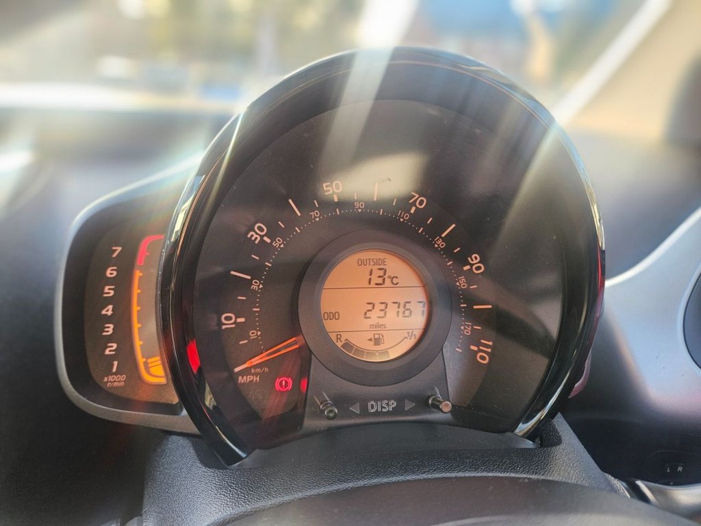 Used Toyota AYGO 2016 for sale - 76617465: Photo 13