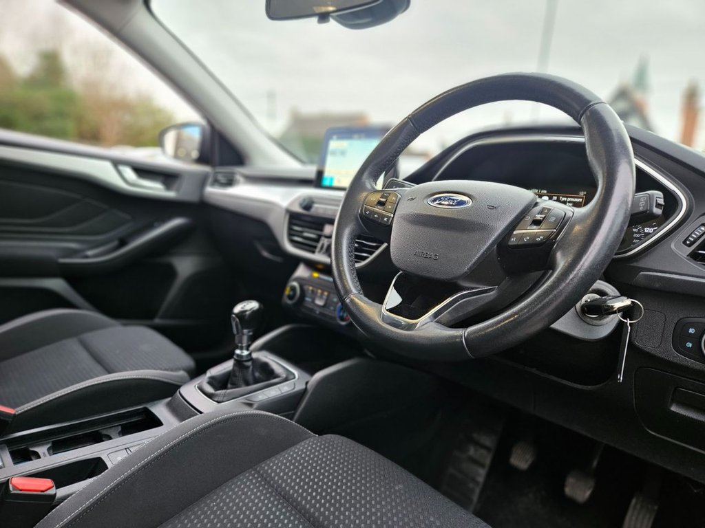 Used Ford Focus 2018 for sale - 77920474: Photo 2