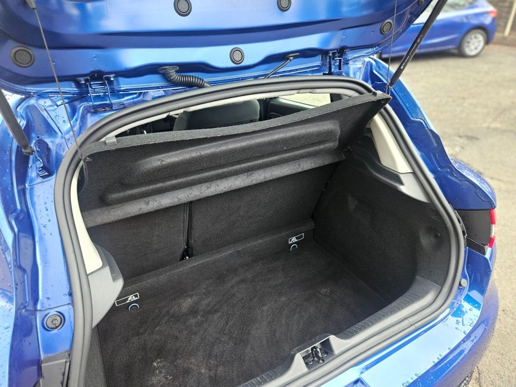 Used Renault Clio 2018 for sale - 76986074: Photo 18