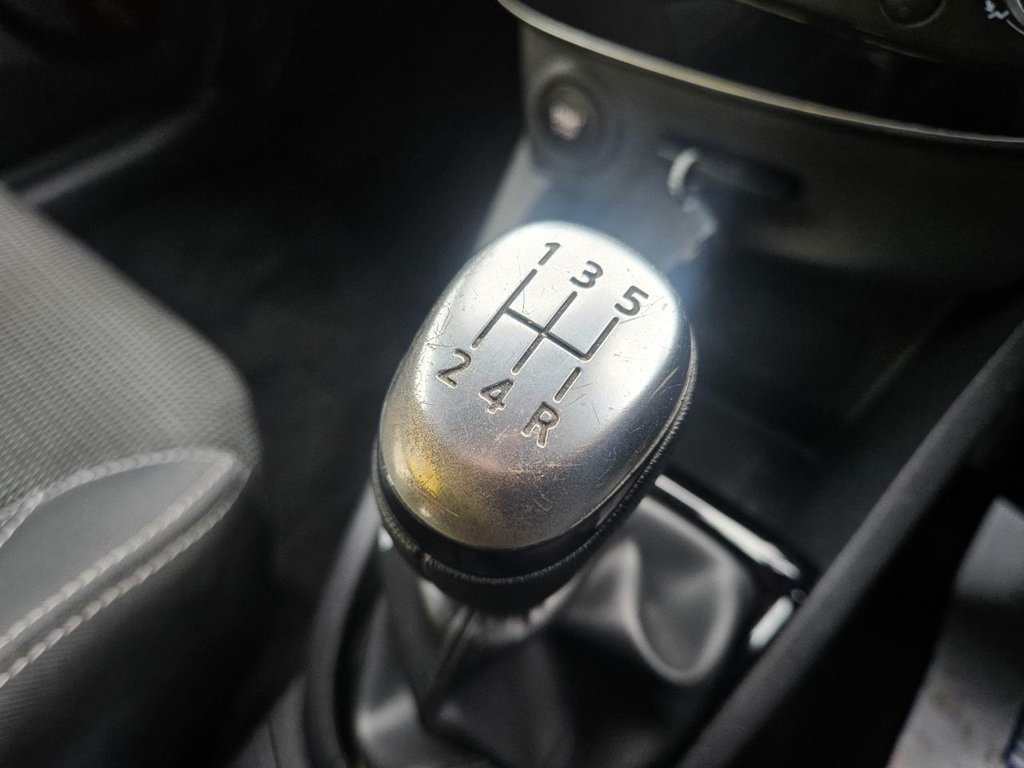 Used Renault Clio 2018 for sale - 76986074: Photo 20