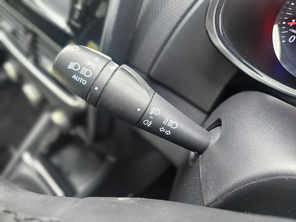 Used Renault Clio 2018 for sale - 76986074: Photo 24