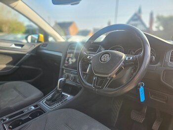 Used Volkswagen Golf 2018 for sale - 78167751: Photo