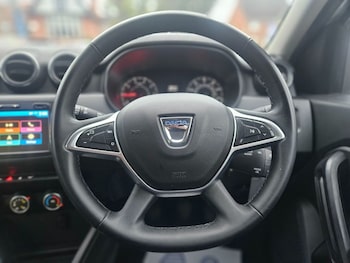 Used Dacia Duster 2021 for sale - 77952480: Photo