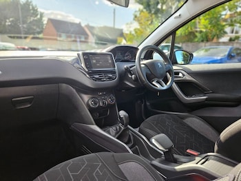 Used Peugeot 2008 2017 for sale - 76029029: Photo