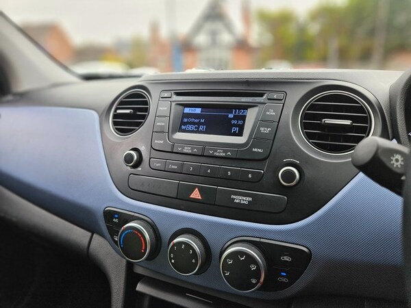 Used Hyundai i10 2015 for sale - 76173084: Photo 10