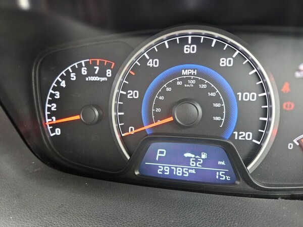 Used Hyundai i10 2015 for sale - 76173084: Photo 22