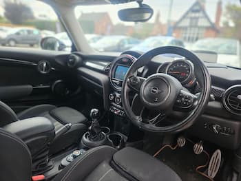 Used MINI Hatch 2019 for sale - 79625531: Photo