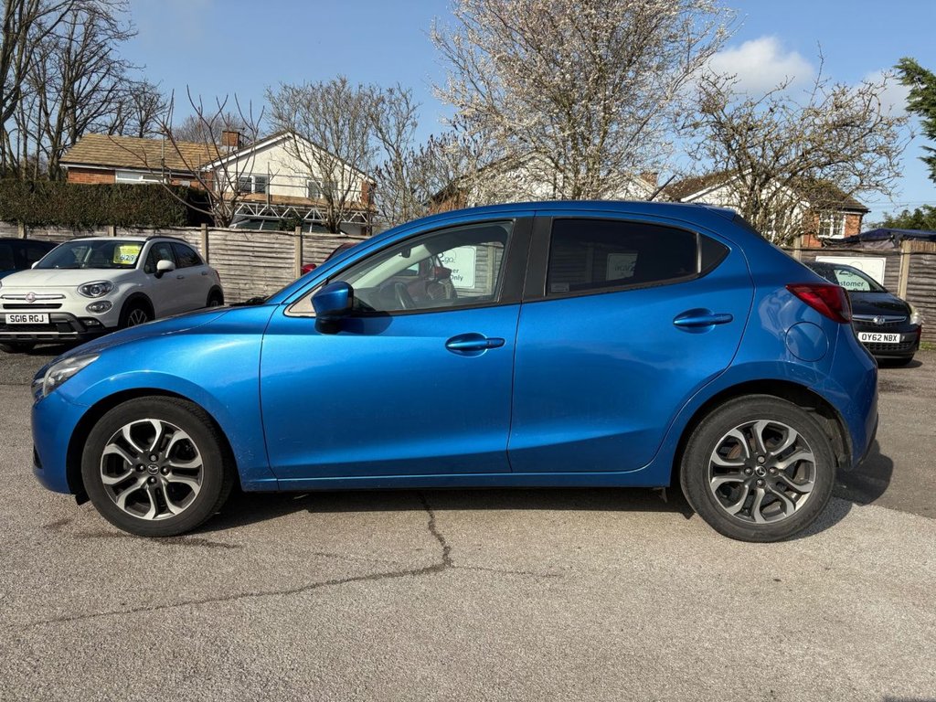 Used Mazda Mazda2 2016 for sale - 77642897: Photo 2