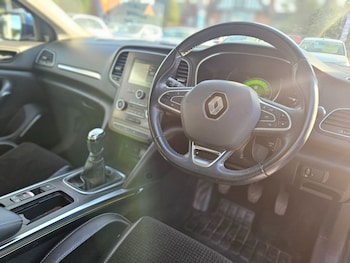 Used Renault Megane 2017 for sale - 76029641: Photo
