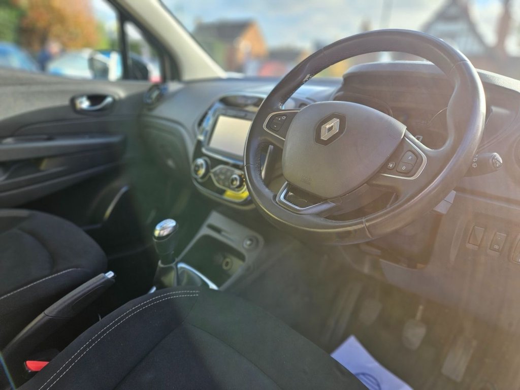 Used Renault Captur 2018 for sale - 76323718: Photo 2