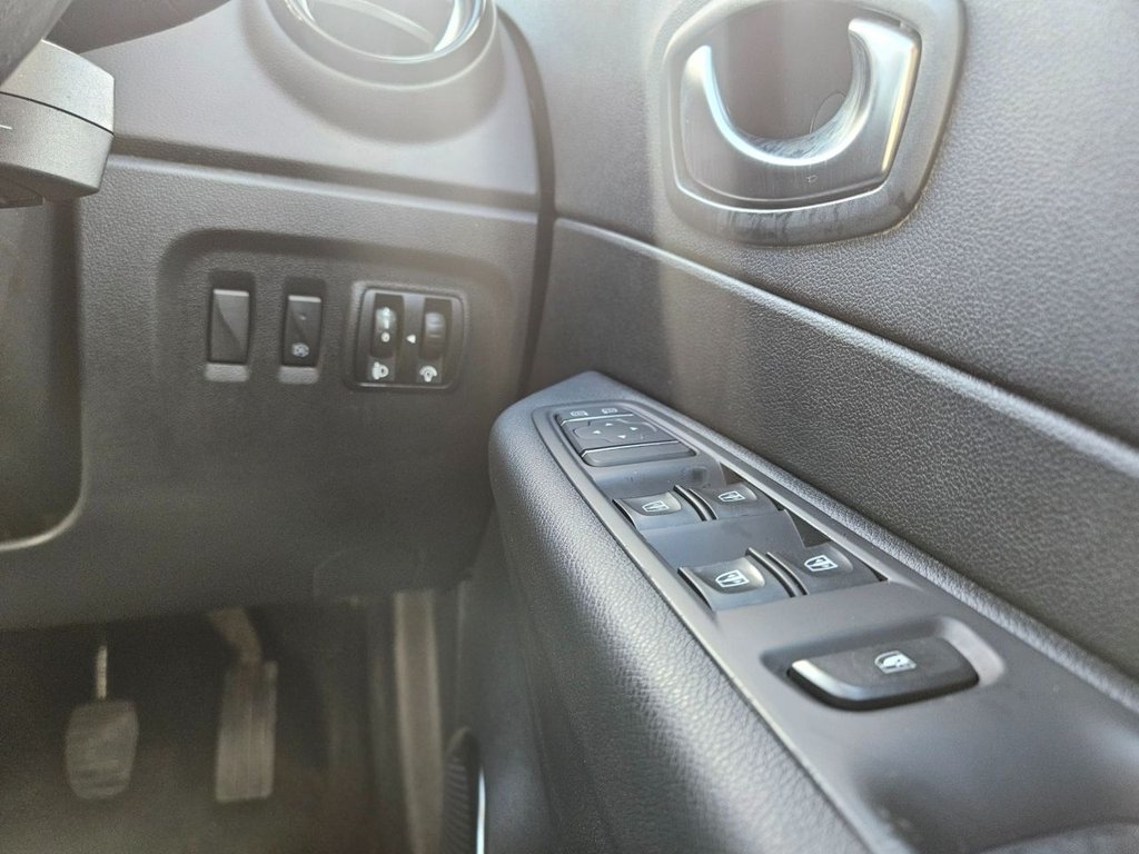 Used Renault Captur 2018 for sale - 76323718: Photo 24