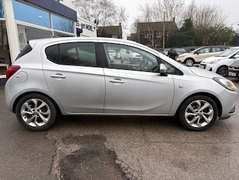 Used Ford Fiesta 2017 for sale - 77139719: Photo