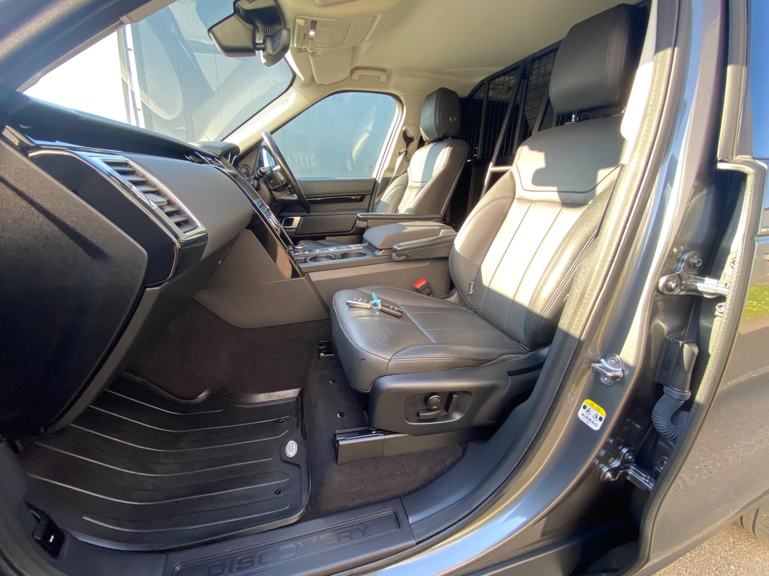 Used Land Rover Discovery 2018 for sale - 77958572: Photo 45