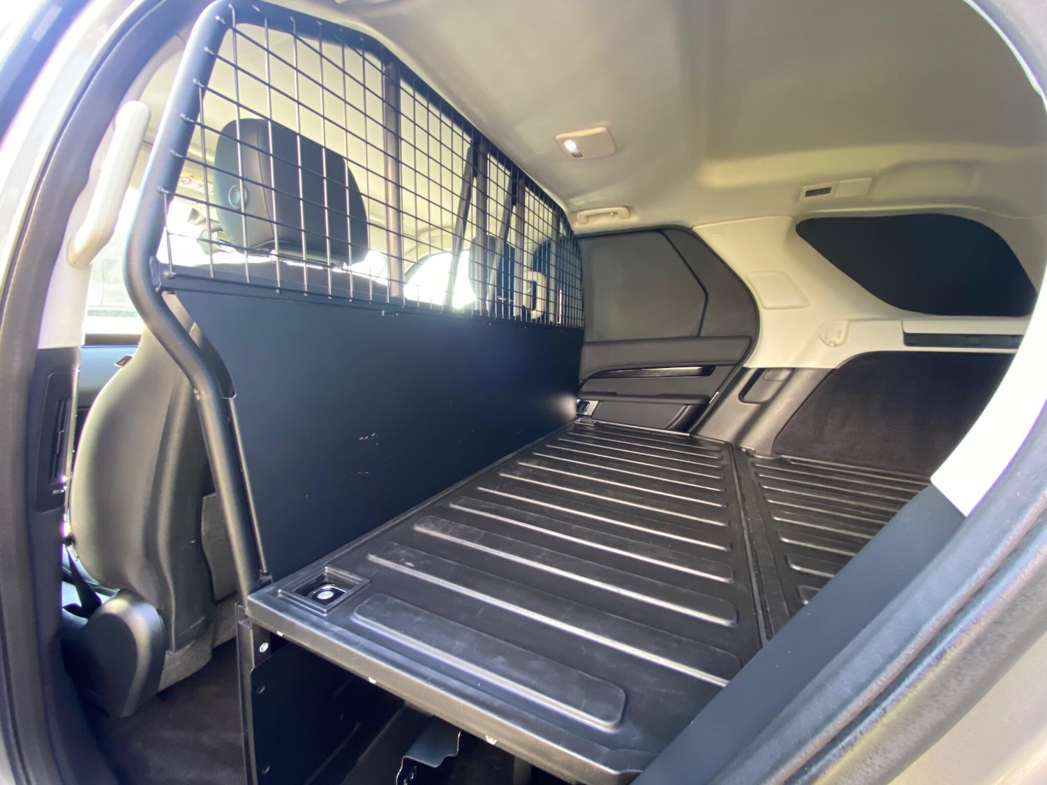 Used Land Rover Discovery 2018 for sale - 77958572: Photo 50